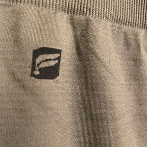 Fabletics size M grey textured seamless leggings